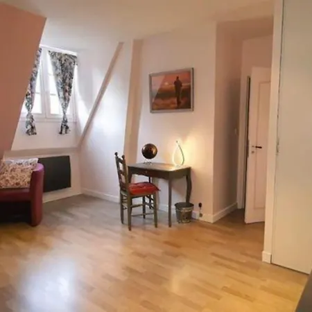 Chez Martine Bed & Breakfast 3*